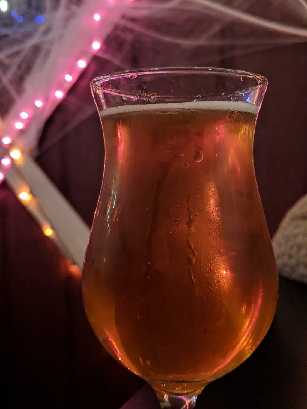 Ye Olde Saloon | restaurant | 1023 S Main St, Royal Oak, MI 48067, USA | 2485425900 OR +1 248-542-5900