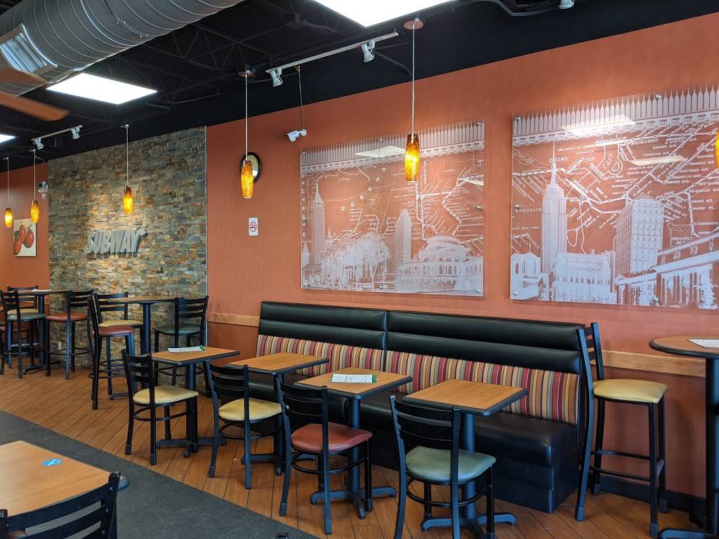 Subway | meal takeaway | 914 N Glenstone Ave, Springfield, MO 65802, USA | 4178647827 OR +1 417-864-7827
