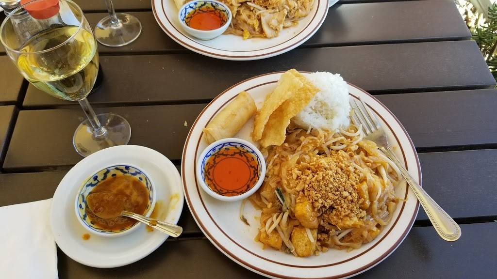 Siam Elephant Thai Restaurant | restaurant | 509 Linden Ave, Carpinteria, CA 93013, USA | 8056842391 OR +1 805-684-2391