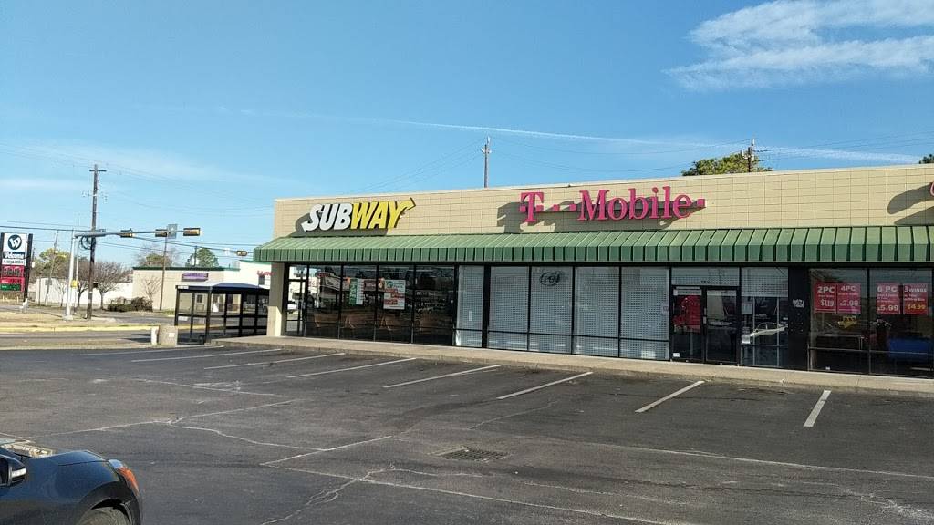 Subway Restaurants | restaurant | 15901 S Post Oak Unit A Ridge Fair Shopping Center, Houston, TX 77053, USA | 2818355209 OR +1 281-835-5209