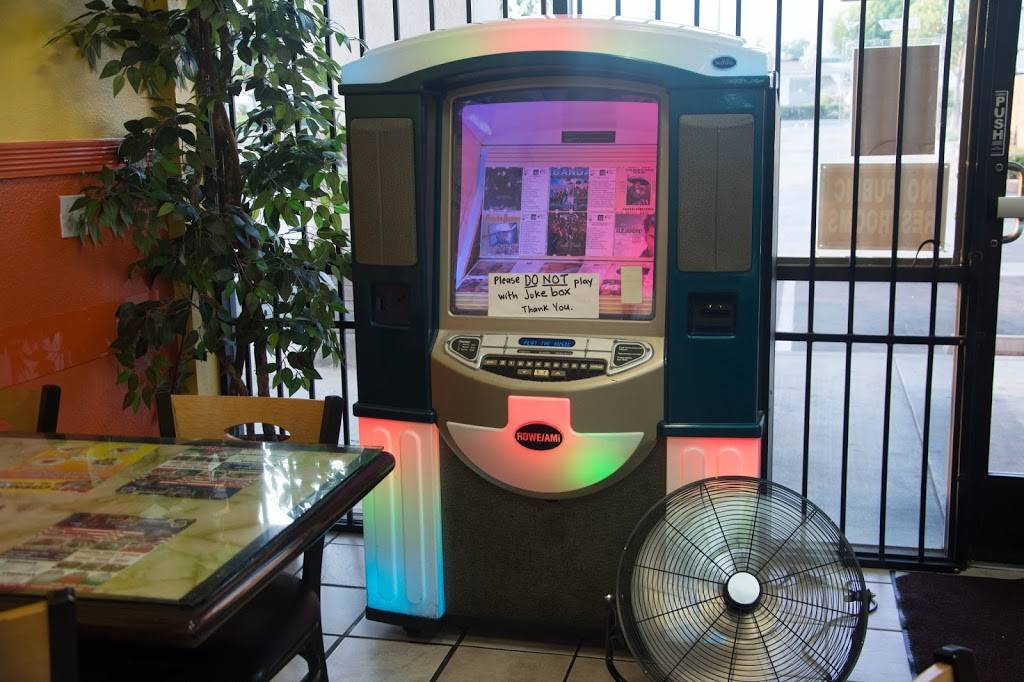 Carnitas El Pareja | restaurant | 8205 8211 Redwood Ave, Fontana, CA 92335, USA | 9094796786 OR +1 909-479-6786