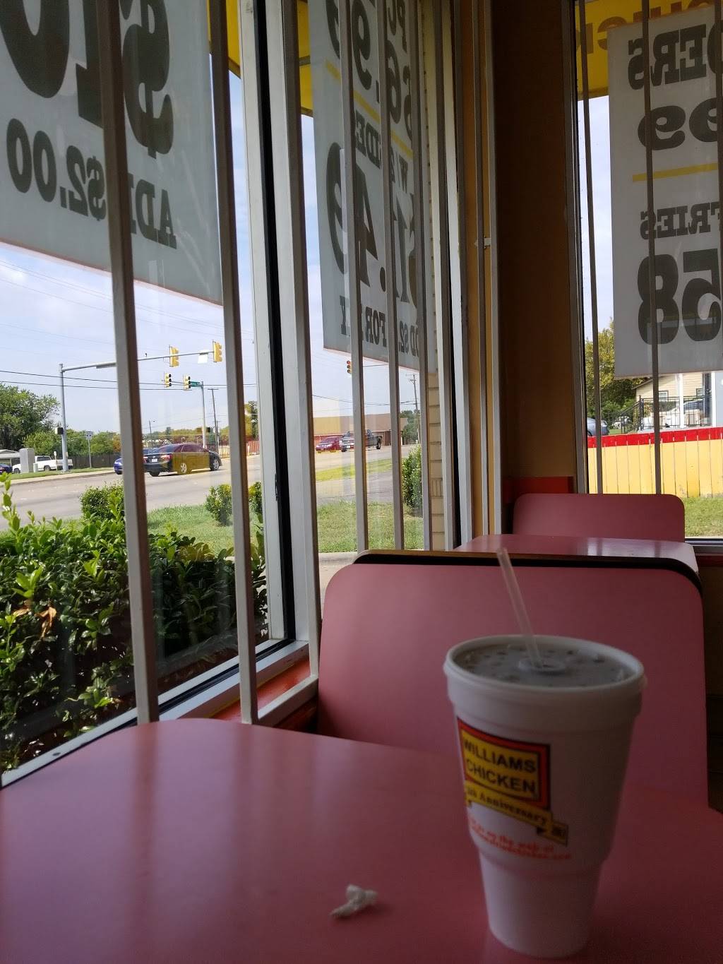 Williams Fried Chicken | restaurant | 4313 E Berry St, Fort Worth, TX 76105, USA | 8175345600 OR +1 817-534-5600
