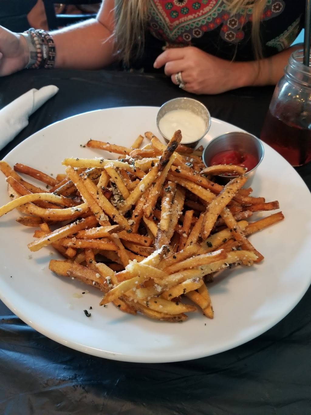 Betty Lou Bistro | restaurant | 2408 X, Ashley River Rd, Charleston, SC 29414, USA | 8434754564 OR +1 843-475-4564