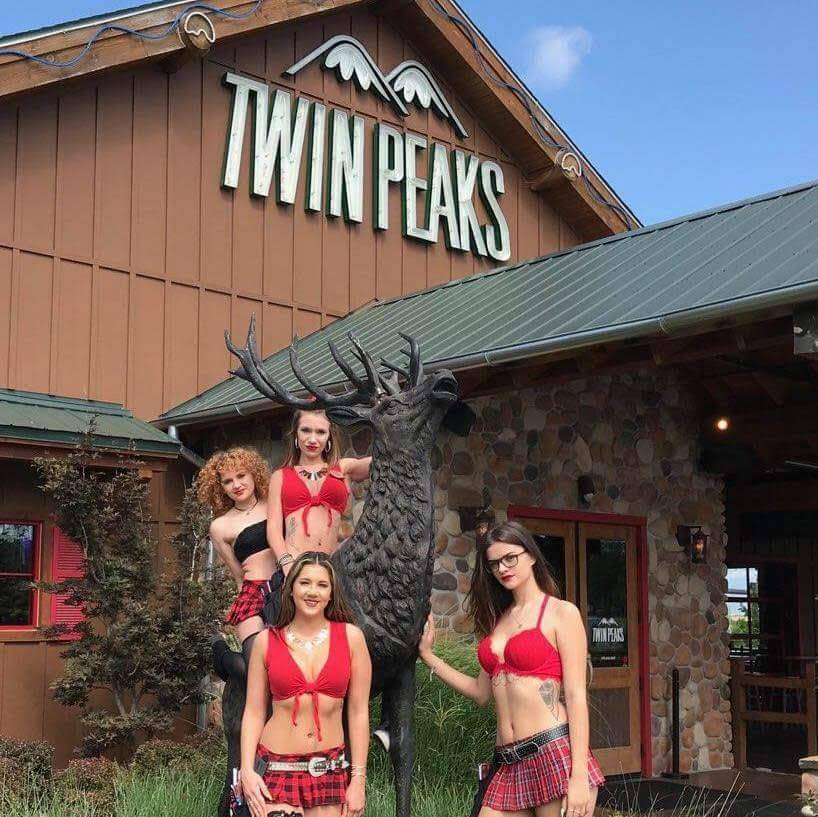 Twin Peaks Buckhead | restaurant | 3365 Piedmont Rd NE, Atlanta, GA 30305, USA | 4049618946 OR +1 404-961-8946