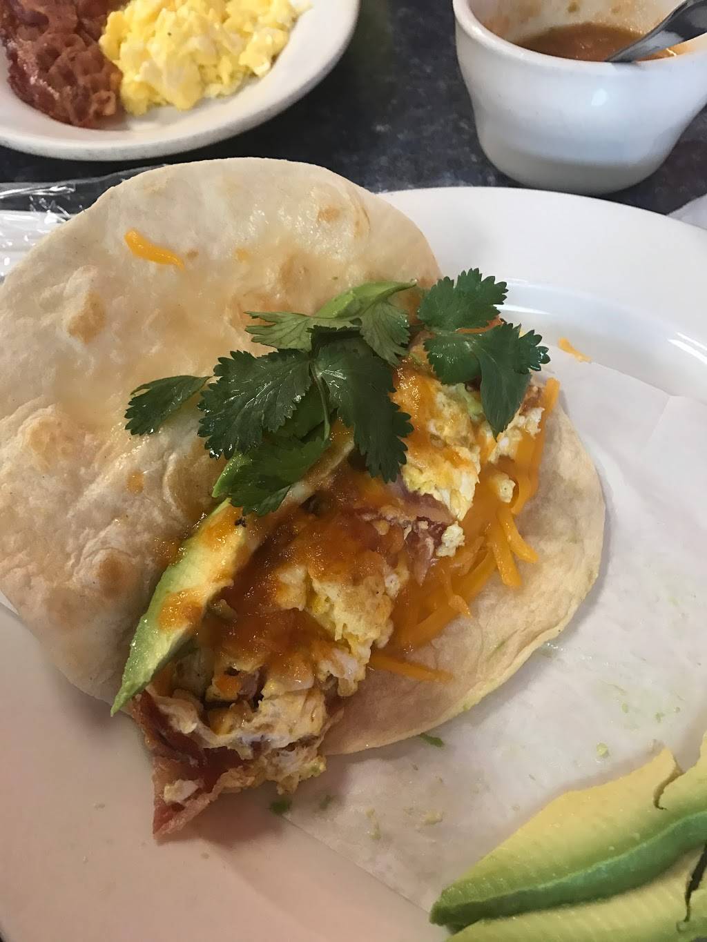 Clios Restaurant | restaurant | 15749 North Fwy, Houston, TX 77090, USA | 2818754745 OR +1 281-875-4745