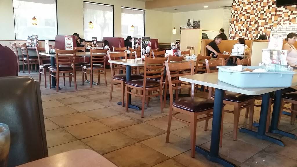 Dennys | restaurant | 27541 Wayne Mills Pl, Valencia, CA 91355, USA | 6612533961 OR +1 661-253-3961