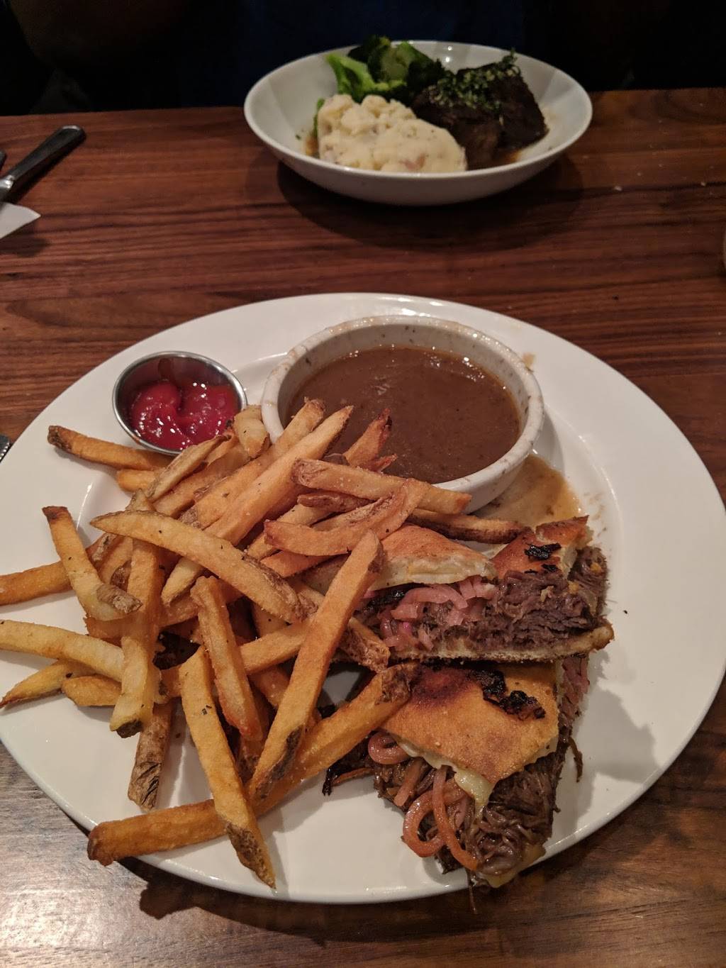 Burtons Grill | restaurant | 94 Derby St #279, Hingham, MA 02043, USA | 7817491007 OR +1 781-749-1007