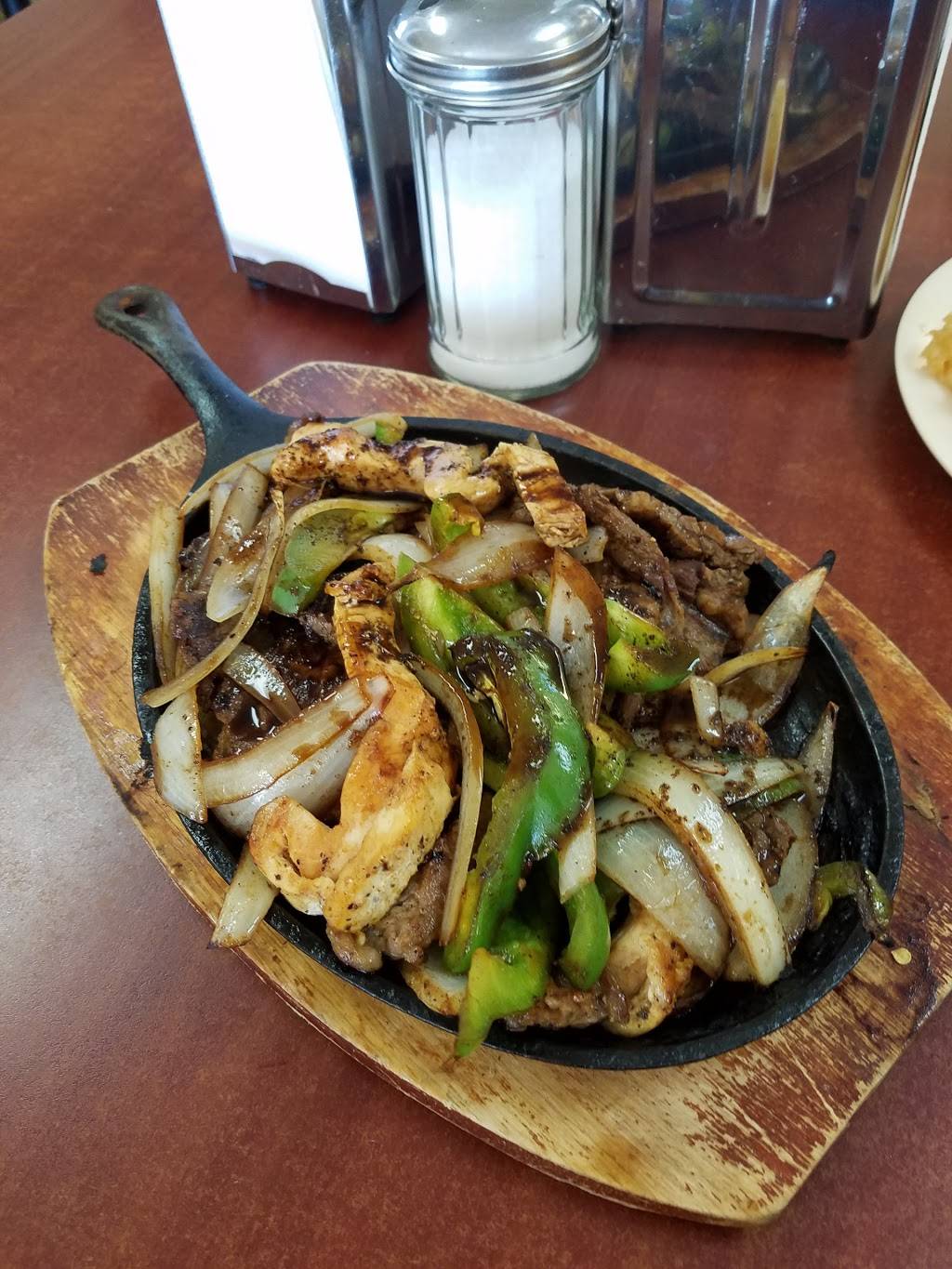 Restaurant La Campina | restaurant | 1115 E Pioneer Pkwy Suite 125, Arlington, TX 76010, USA | 8175487966 OR +1 817-548-7966