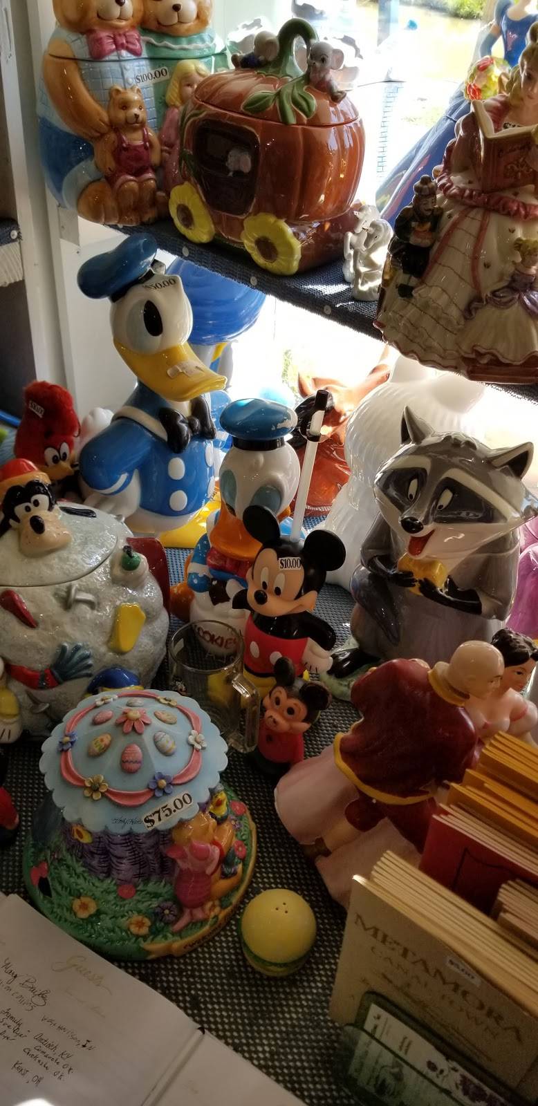 Grannies Cookie Jars & Ice | restaurant | 19041 Lovers Ln, Metamora, IN 47030, USA | 7656471966 OR +1 765-647-1966