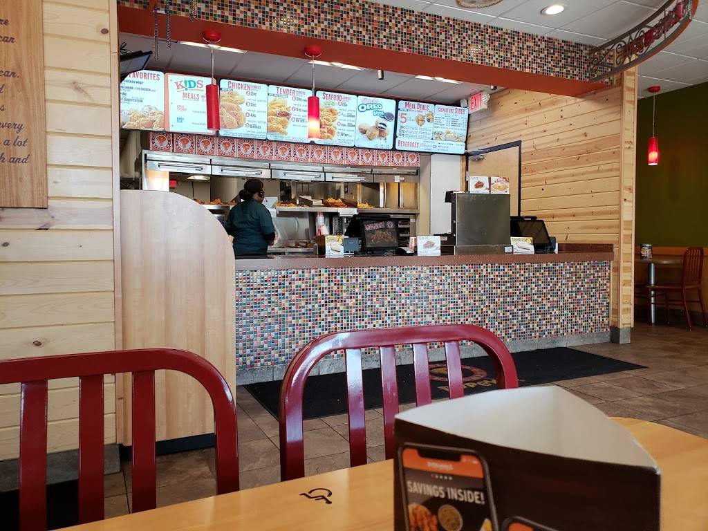 Popeyes Louisiana Kitchen | restaurant | 696 Crescent St, Brockton, MA 02302, USA | 2085105972 OR +1 208-510-5972