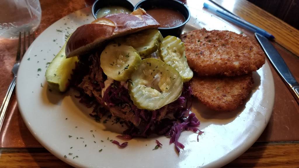 The Harmony Inn | restaurant | 230 Mercer St, Harmony, PA 16037, USA | 7244525124 OR +1 724-452-5124