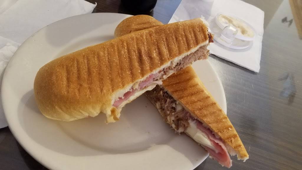 Mi Casita BBQ | restaurant | 321 S John Young Pkwy, Kissimmee, FL 34741, USA | 4079443360 OR +1 407-944-3360