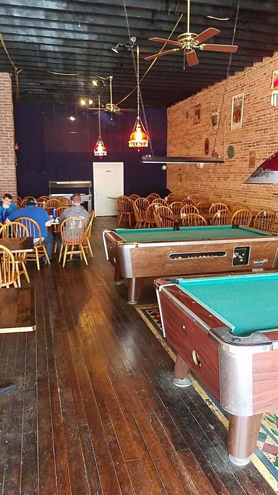 Lynns LLC | restaurant | 170 N Chippewa St, Roann, IN 46974, USA | 7658335191 OR +1 765-833-5191