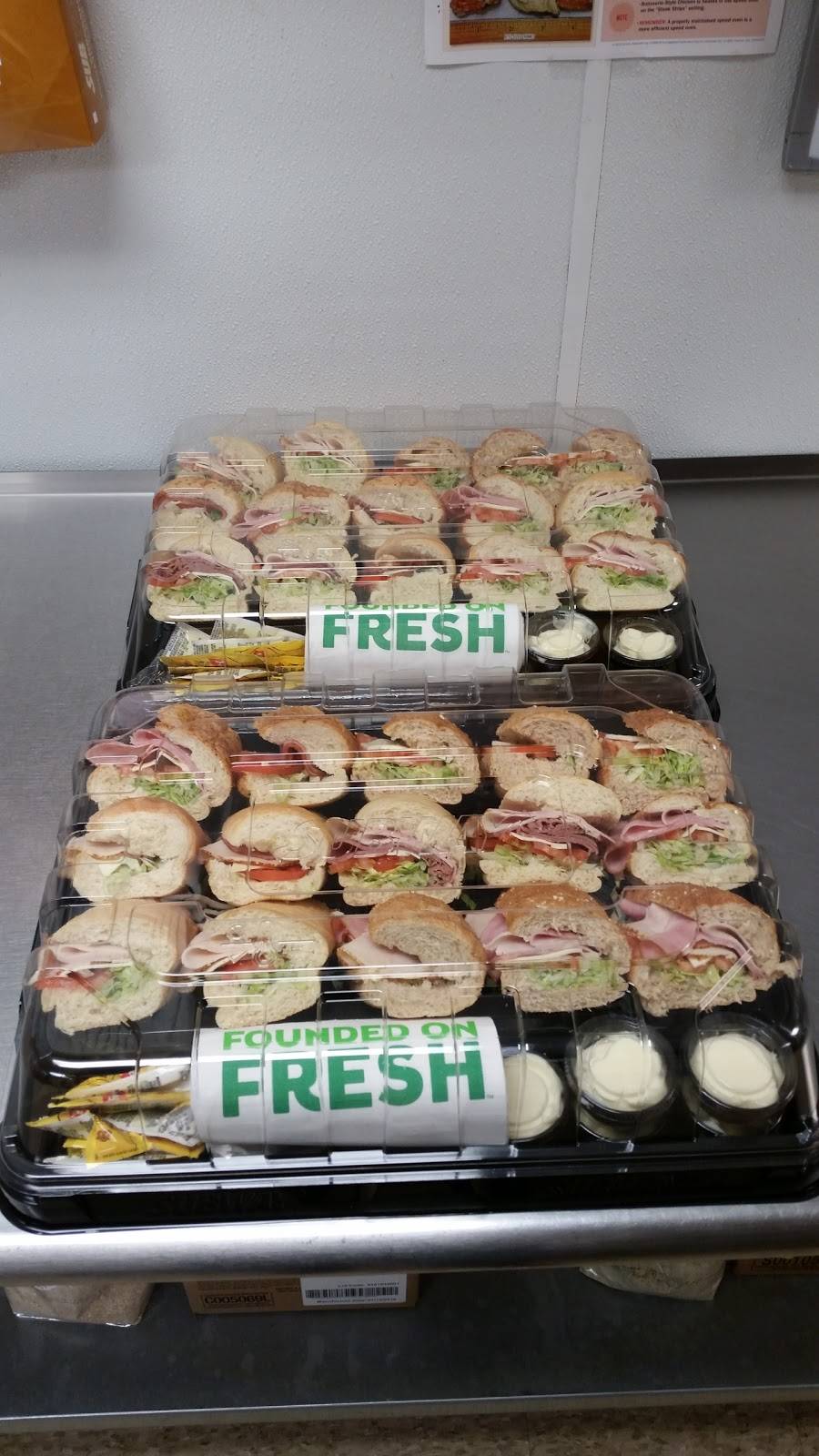 Subway | restaurant | 1105 Main St, Victoria, VA 23974, USA | 4346961400 OR +1 434-696-1400