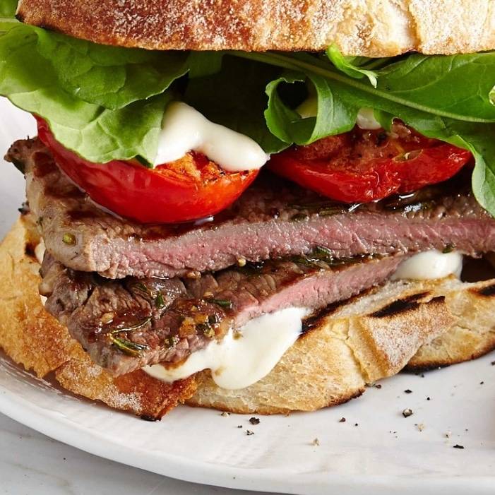 The Underground Restaurant | restaurant | 15 Scott St, Kitchener, ON N2H 2P6, Canada | 5192082500 OR +1 519-208-2500