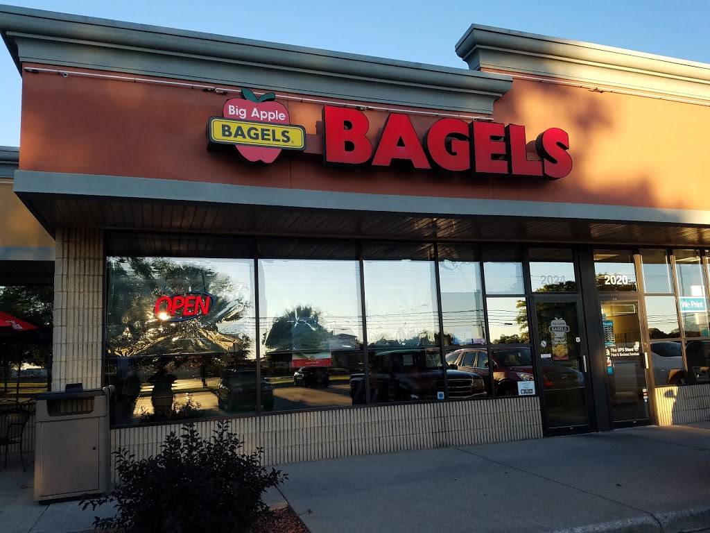 Big Apple Bagels | bakery | 2024 S Mission St, Mt Pleasant, MI 48858, USA | 9897729555 OR +1 989-772-9555