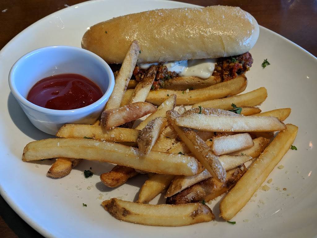 Olive Garden Italian Restaurant | meal takeaway | 1176 Admiral Callaghan Ln, Vallejo, CA 94591, USA | 7076480431 OR +1 707-648-0431