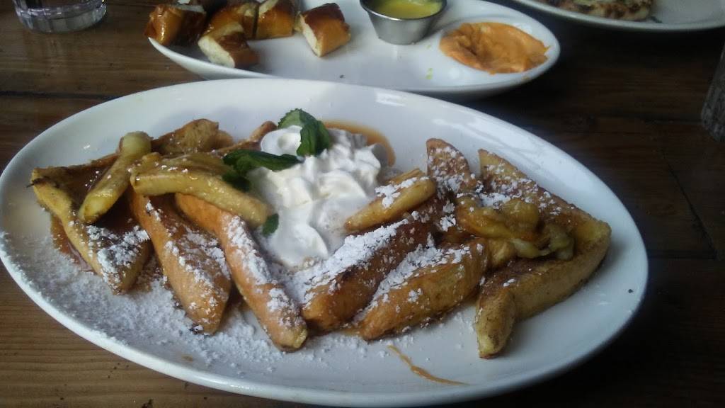 Landmark Public House | restaurant | 772 Adams St, Dorchester, MA 02122, USA | 6179823000 OR +1 617-982-3000