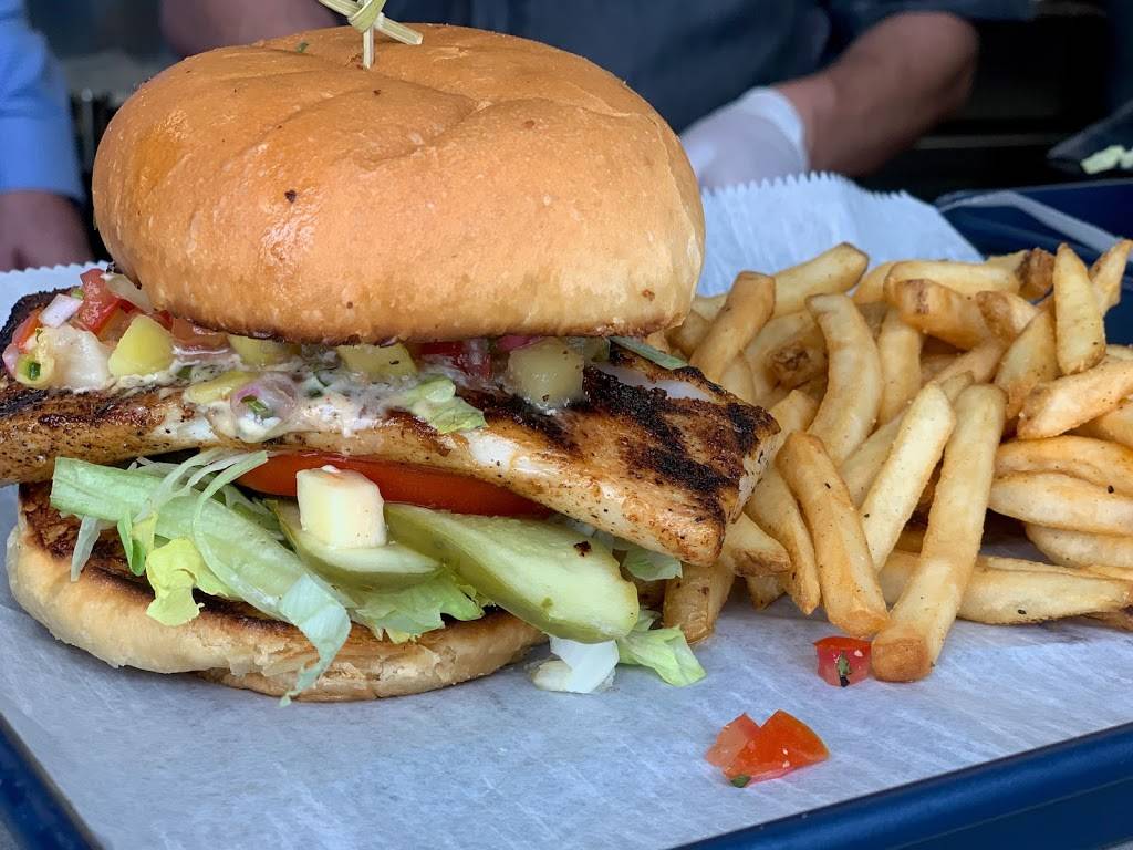 Lucky Fish Beach Bar + Grill | restaurant | 222 N Pompano Beach Blvd, Pompano Beach, FL 33062, USA | 9542479967 OR +1 954-247-9967