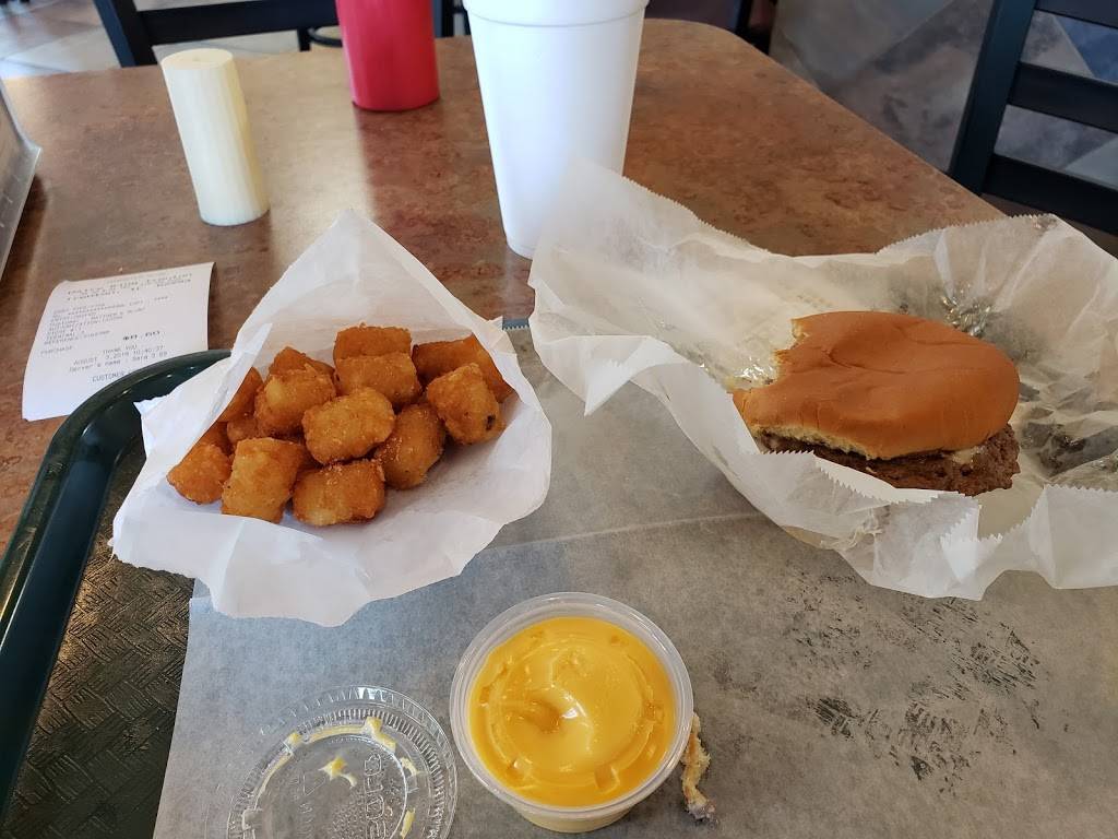 Dairy King | restaurant | 320 W Broadway, Trenton, IL 62293, USA | 6182242222 OR +1 618-224-2222