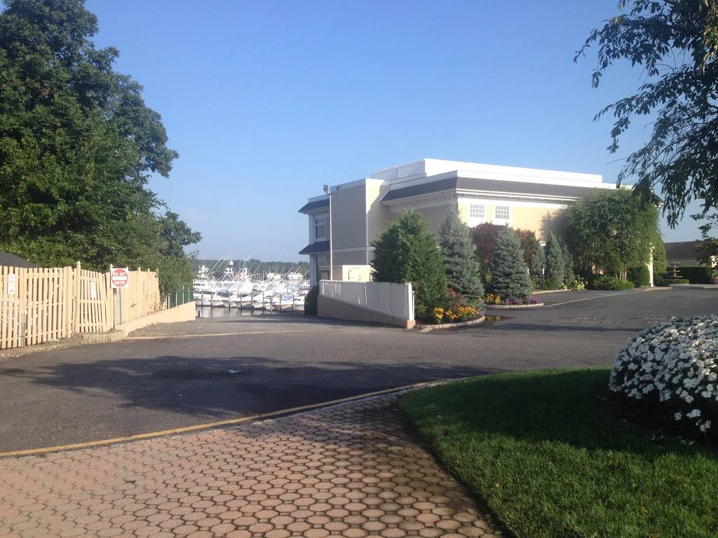 Clarks Landing Boat and Yacht Sales & Marina | restaurant | 847 Arnold Ave, Point Pleasant, NJ 08742, USA | 7328995559 OR +1 732-899-5559