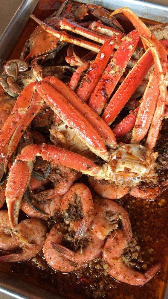 crazy crab | restaurant | 3700 S Waverly Rd, Lansing, MI 48911, USA | 5178873888 OR +1 517-887-3888