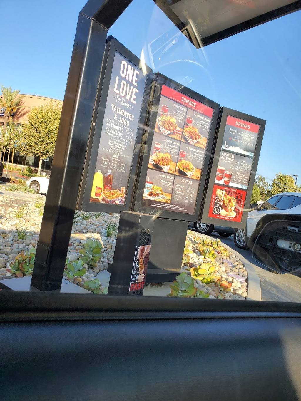 Raising Canes Chicken Fingers | meal takeaway | 1435 W Lugonia Ave, Redlands, CA 92374, USA | 9097487239 OR +1 909-748-7239