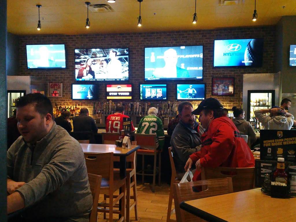 Buffalo Wild Wings | restaurant | 500 E Rollins Rd, Round Lake Beach, IL 60073, USA | 8475468366 OR +1 847-546-8366