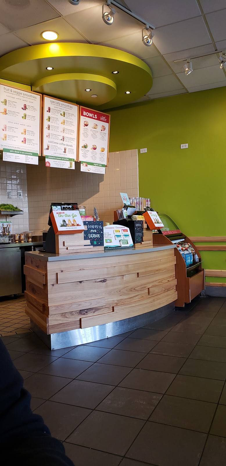 Jamba Juice Chula Vista Center | restaurant | 555 Broadway #135, Chula Vista, CA 91910, USA | 6194099840 OR +1 619-409-9840