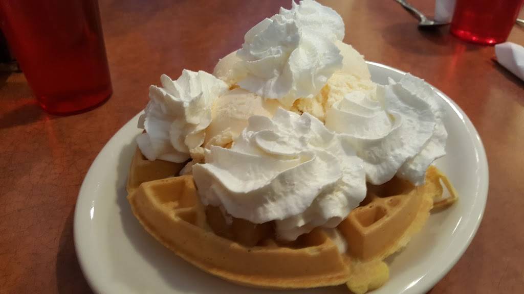 Sassafras Restaurant & Ice Cream | restaurant | 13 Huntington St, Shelton, CT 06484, USA | 2039293249 OR +1 203-929-3249