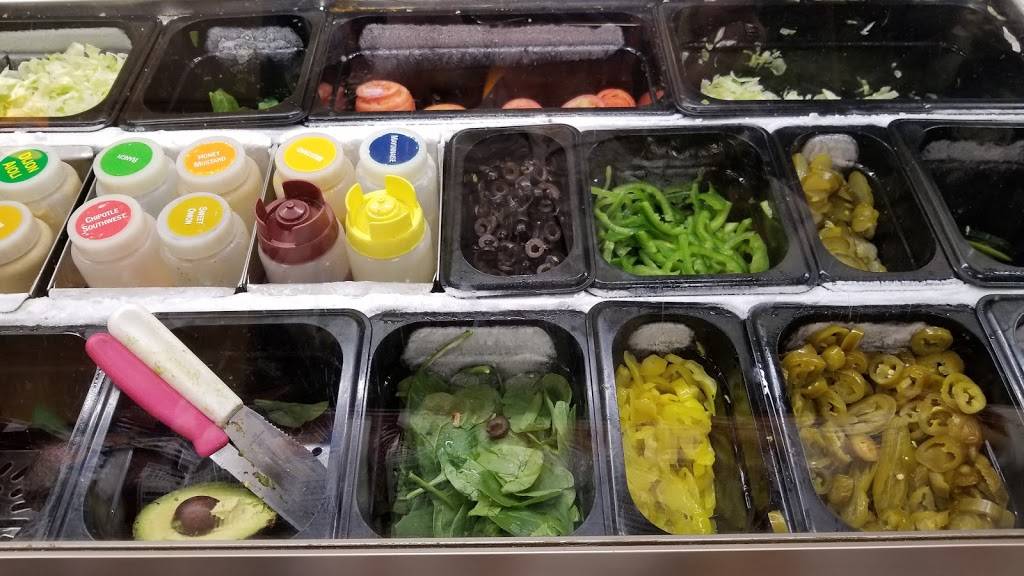 Subway | restaurant | Marketplace, 1717 E Vista Chino Suite B-6, Palm Springs, CA 92262, USA | 7603228808 OR +1 760-322-8808