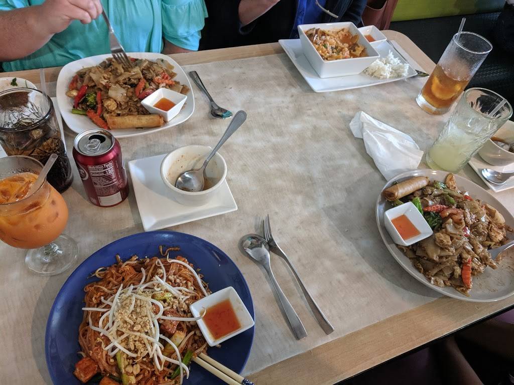 Thai Lotus Kitchen | restaurant | 3851 Cedar Springs Rd, Dallas, TX 75219, USA | 2145209385 OR +1 214-520-9385