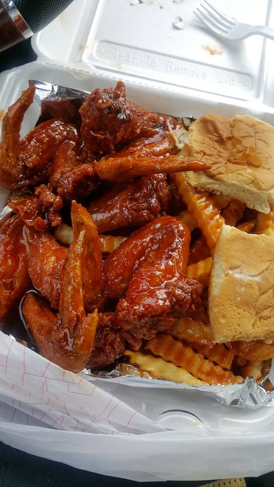 AAA Fish House | restaurant | 3360 Union Blvd, St. Louis, MO 63115, USA | 3143853811 OR +1 314-385-3811