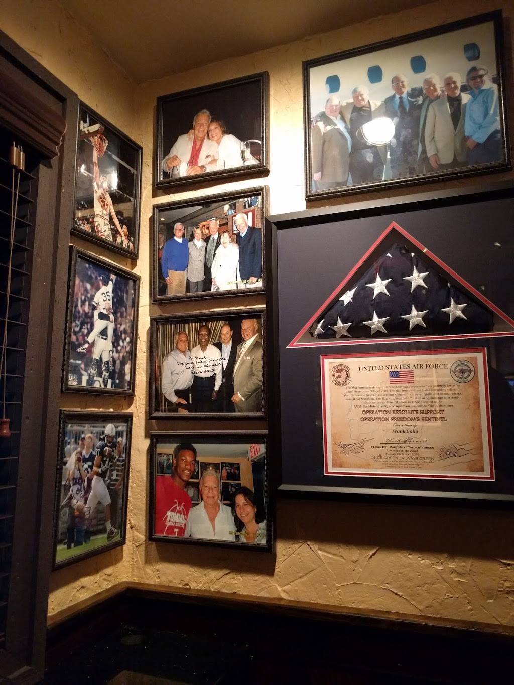 Francescos Hole In the Wall | restaurant | 254 Skokie Blvd, Northbrook, IL 60062, USA | 8472720155 OR +1 847-272-0155