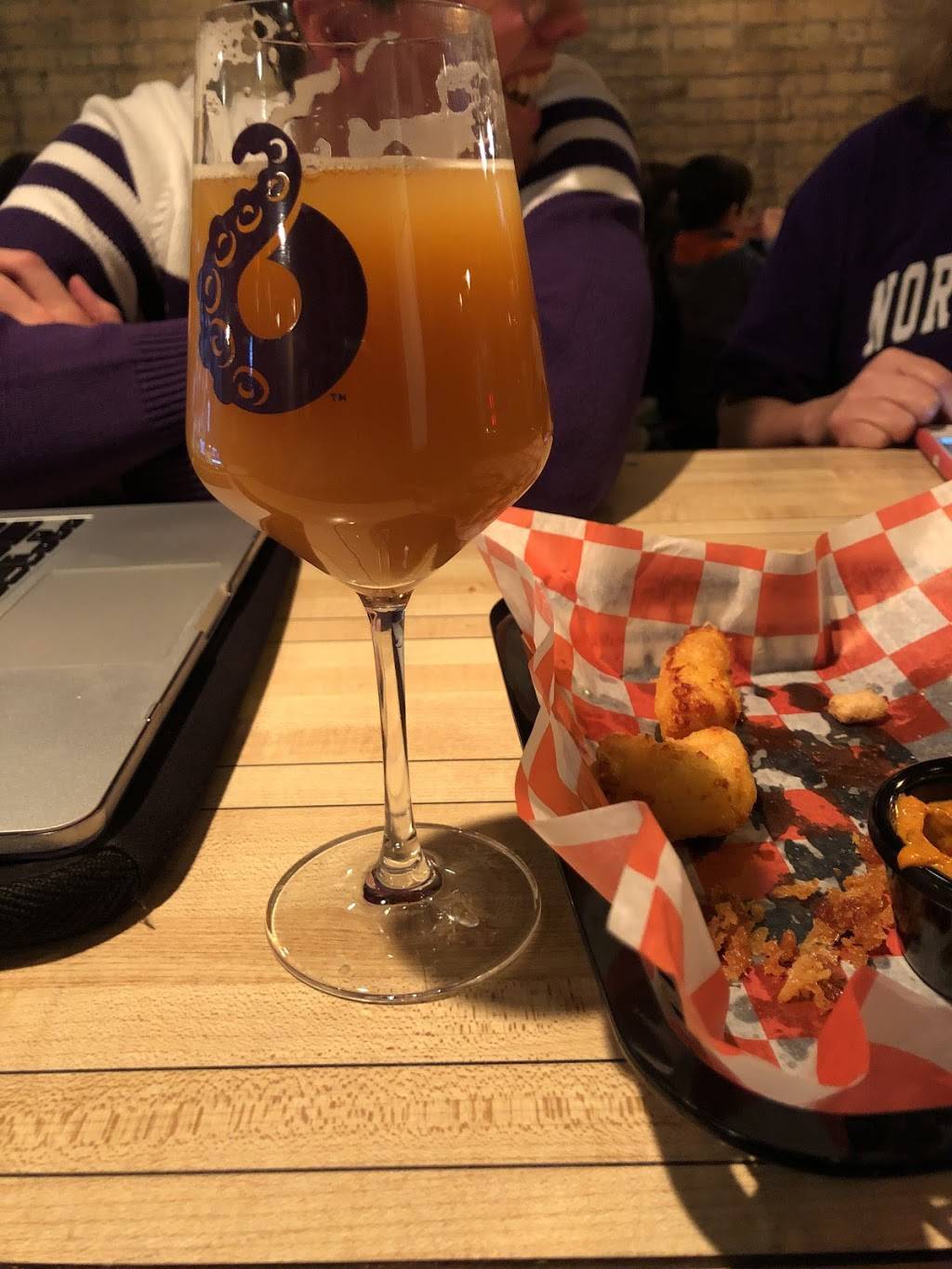 Right Bauer Brewing | restaurant | 239 E Main St, Sun Prairie, WI 53590, USA | 6083185002 OR +1 608-318-5002