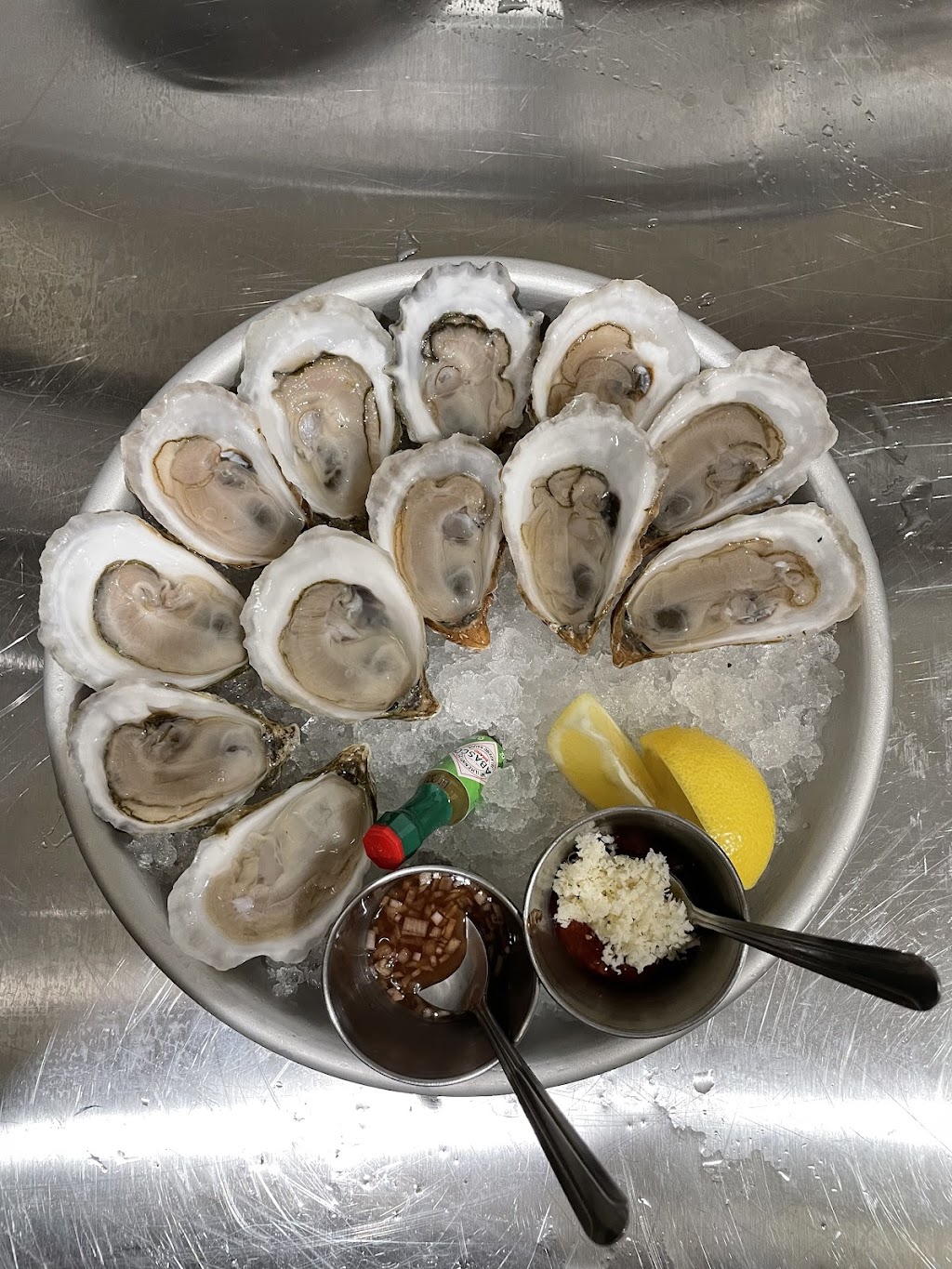 El Pingüino | restaurant | 25 Greenpoint Ave, Brooklyn, NY 11222, USA | 3474639509 OR +1 347-463-9509