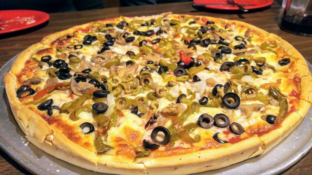 Leos Pizza | restaurant | 230 S Main St, Jacksonville, IL 62650, USA | 2172433413 OR +1 217-243-3413