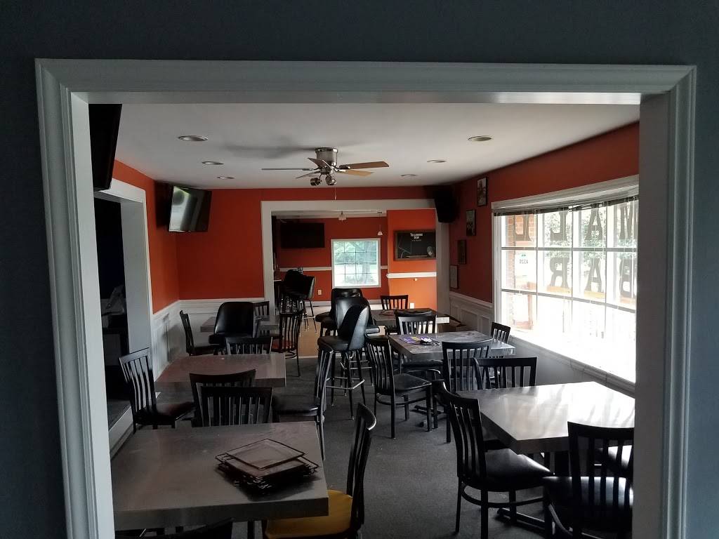 Small Bar Matthews | restaurant | 4320 Potter Rd, Stallings, NC 28104, USA | 7047699656 OR +1 704-769-9656