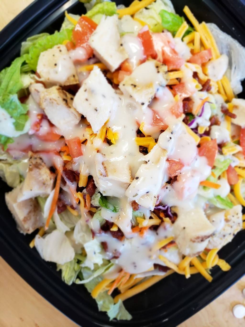 Dairy Queen Grill & Chill | restaurant | 915 W 4th St Ave, Holton, KS 66436, USA | 7853643110 OR +1 785-364-3110