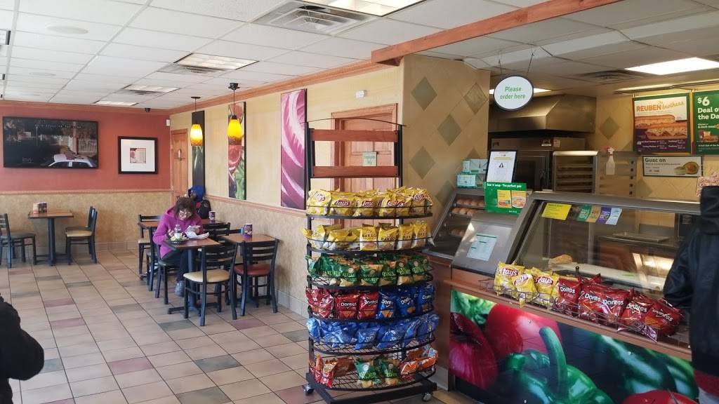 Subway Restaurants | restaurant | 159-49 Cross Bay Blvd, Howard Beach, NY 11414, USA | 3472334391 OR +1 347-233-4391