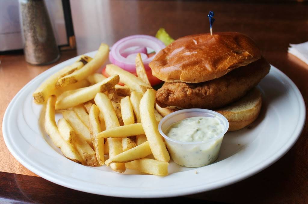 Fathoms Bar & Grille | restaurant | 255 Popes Island, New Bedford, MA 02740, USA | 5089933400 OR +1 508-993-3400