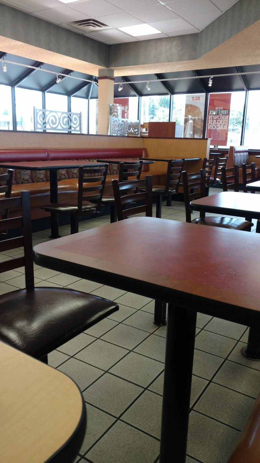 Arbys | restaurant | 106 E Walton St W, Willard, OH 44890, USA | 4199337914 OR +1 419-933-7914