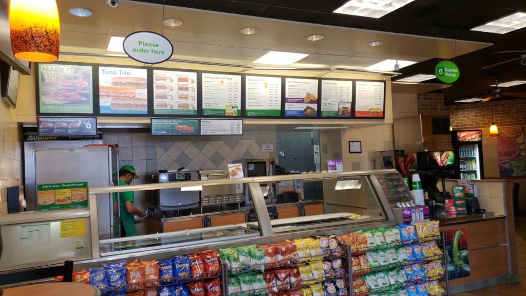 Subway Restaurants | restaurant | 9870 De Soto Ave, Chatsworth, CA 91311, USA | 8187187602 OR +1 818-718-7602