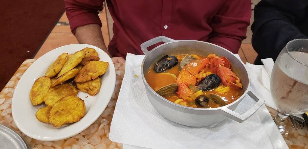 Elsa La Reina Del Chicharron | restaurant | 1515 Teaneck Rd, Teaneck, NJ 07666, USA | 2018372524 OR +1 201-837-2524