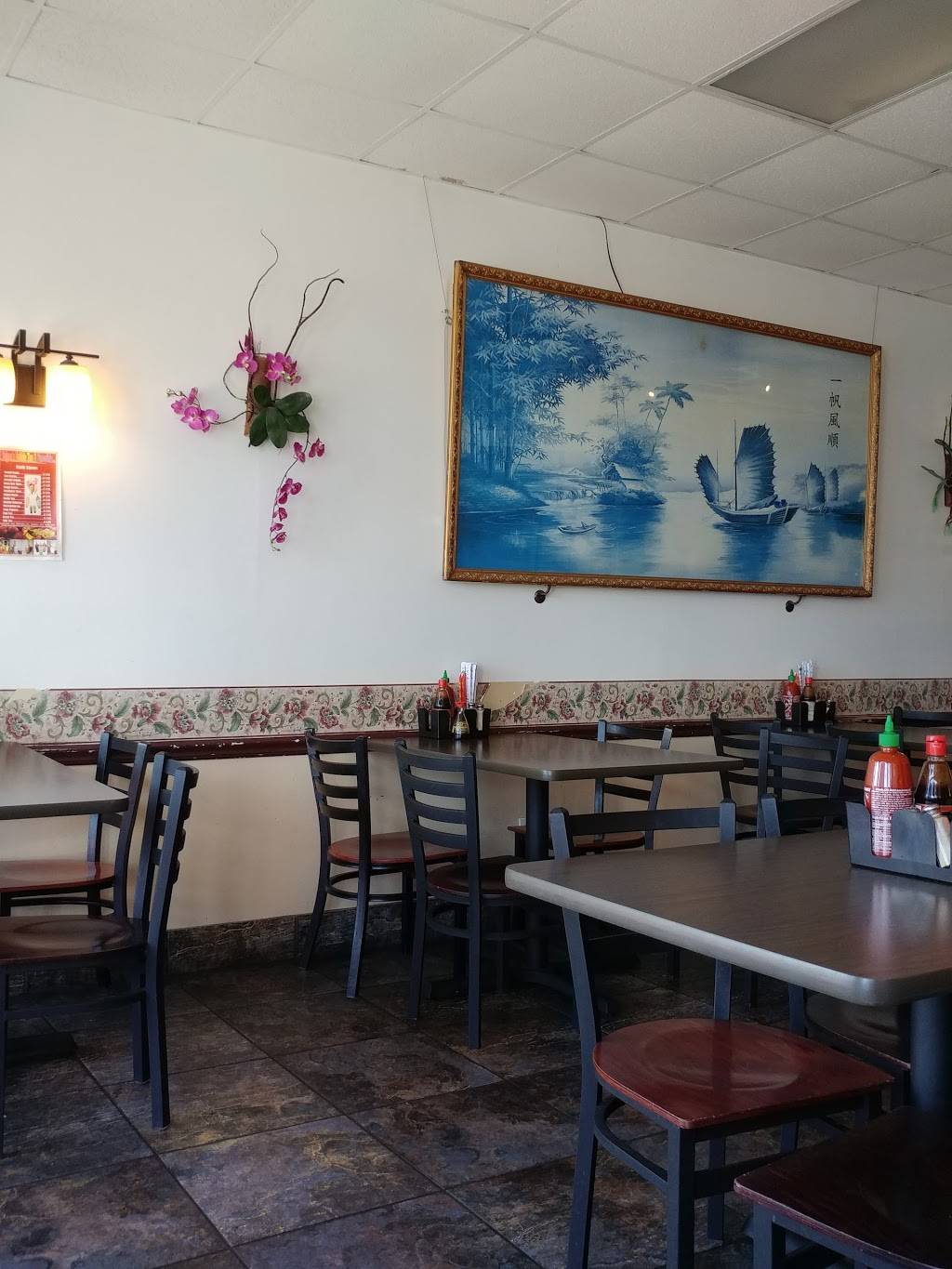 Little Saigon Cafe | restaurant | 1975 Wells Rd, Orange Park, FL 32073, USA | 9043750061 OR +1 904-375-0061