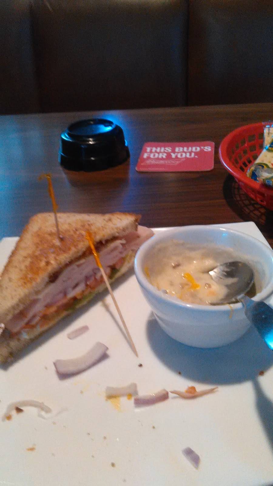 Henry Hudsons Pub | restaurant | 1131 W Memorial Rd, Oklahoma City, OK 73134, USA | 4057521444 OR +1 405-752-1444