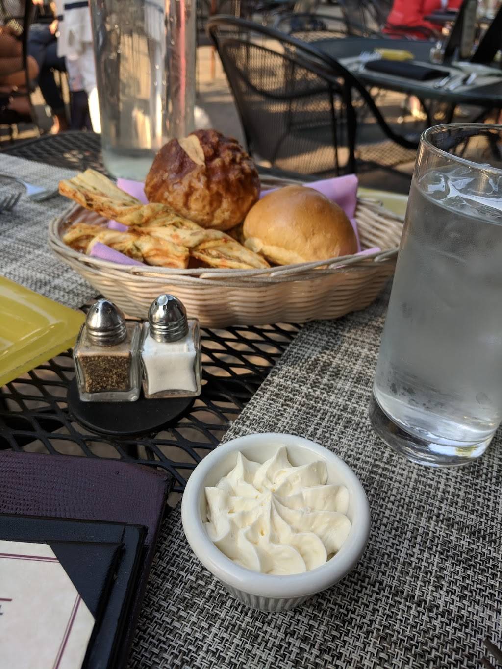 Walk Street | restaurant | 176 7th St, Garden City, NY 11530, USA | 5167462592 OR +1 516-746-2592