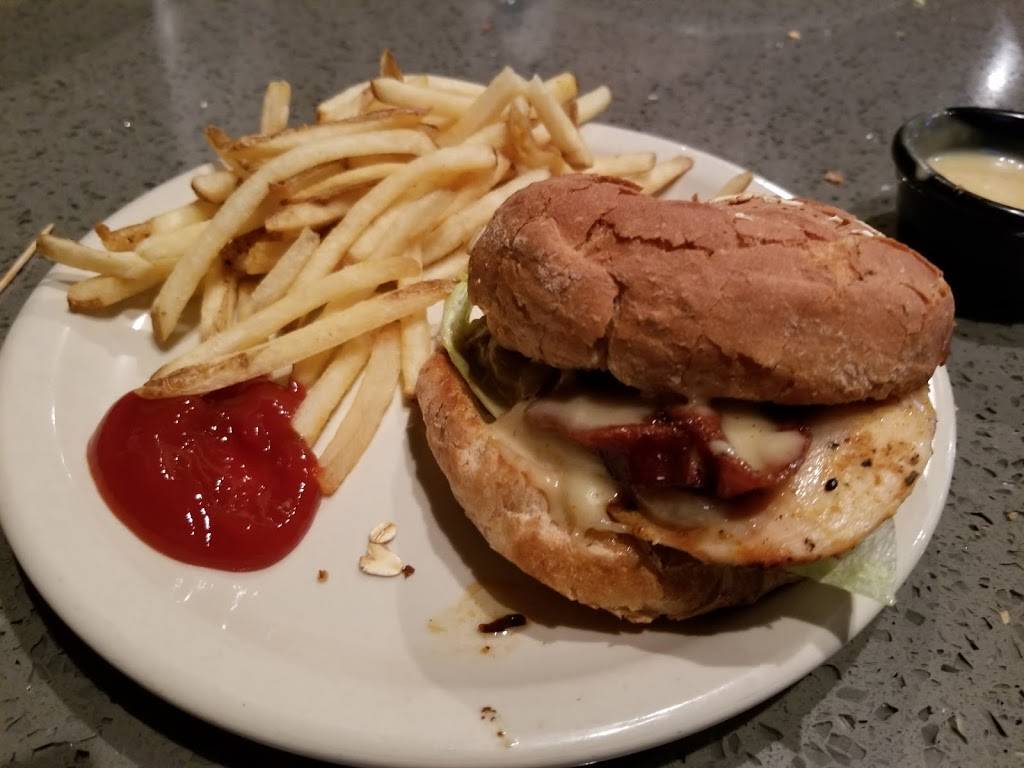 Vine Tavern & Eatery - Elliot & Rural | restaurant | 975 E Elliot Rd #101, Tempe, AZ 85284, USA | 4807306313 OR +1 480-730-6313