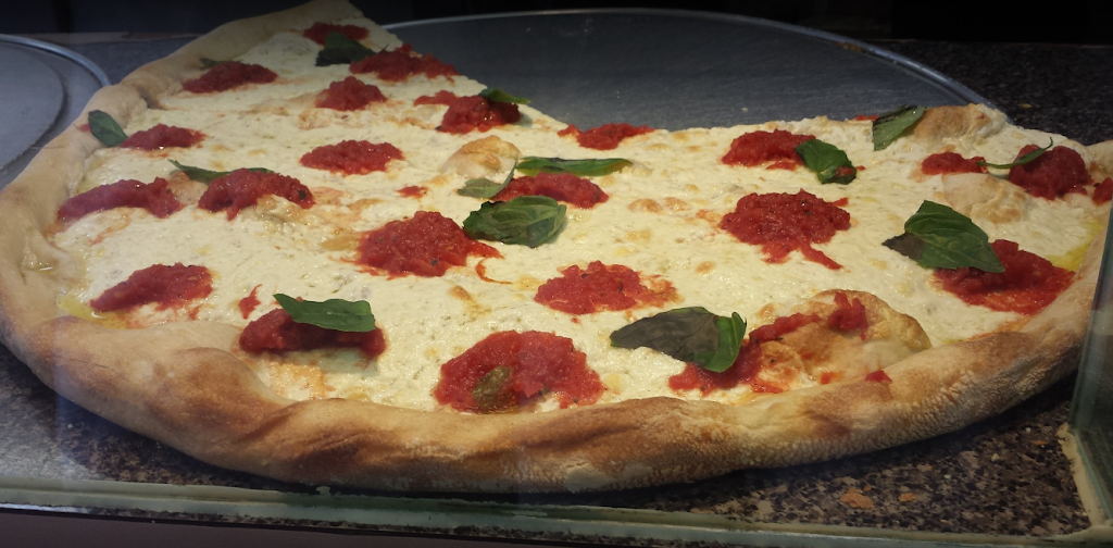 Pipitones Pizza Restaurant | restaurant | 100 Dekalb Ave, Brooklyn, NY 11201, USA | 7188584376 OR +1 718-858-4376
