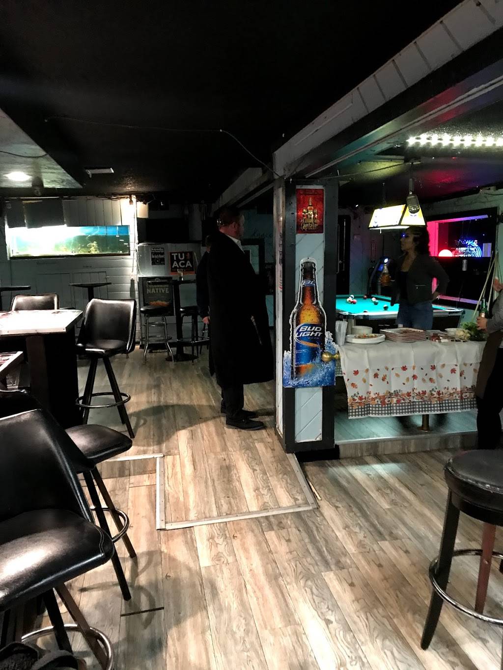 Bonfire Tavern | restaurant | 7576 W Jewell Ave, Lakewood, CO 80232, USA | 7205487180 OR +1 720-548-7180